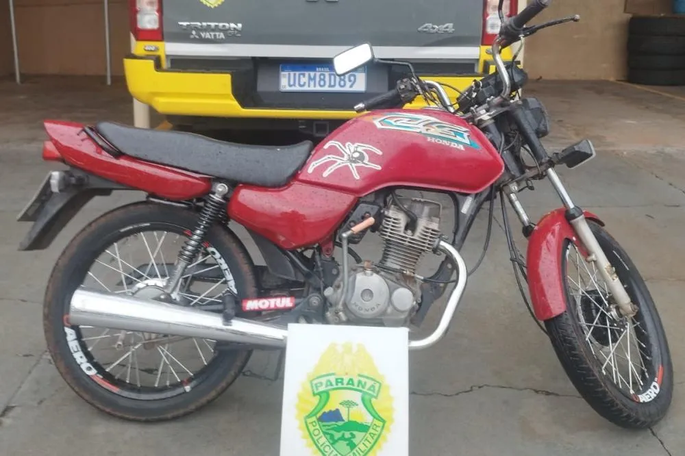 PM recolhe moto irregular durante abordagem no Centro de Iporã